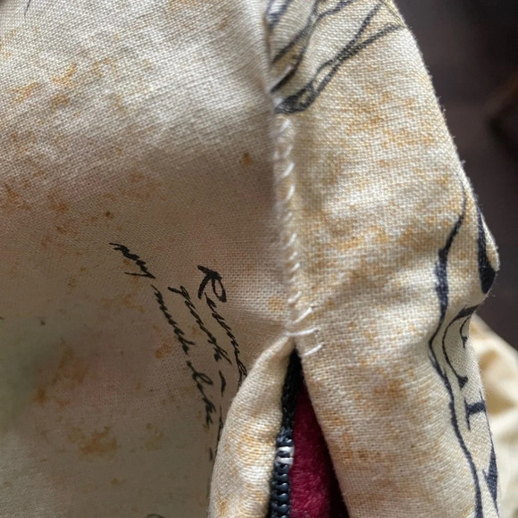 Fantastic Beasts Small Animal Scarf Carrier with Ventilation Holes and  Zipper - Picture 7 of 7